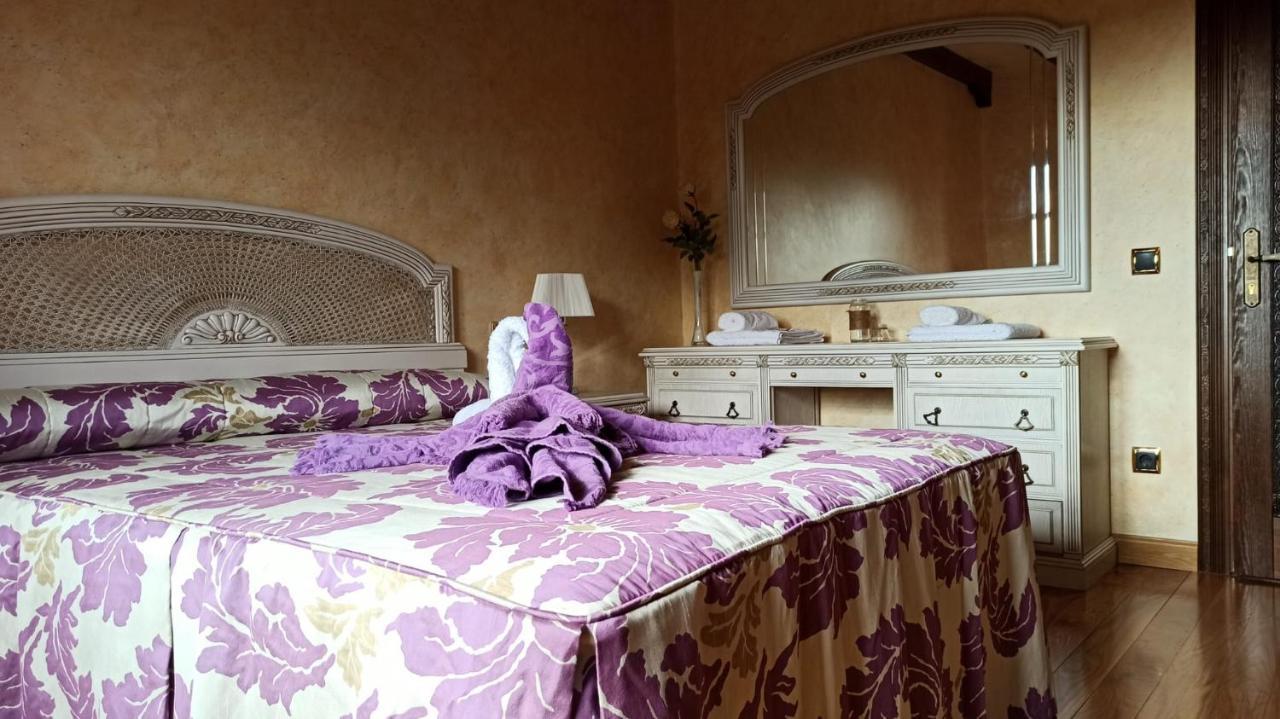 Palacio Del Conde De Rebolledo Villaviciosa de la Ribera Dış mekan fotoğraf