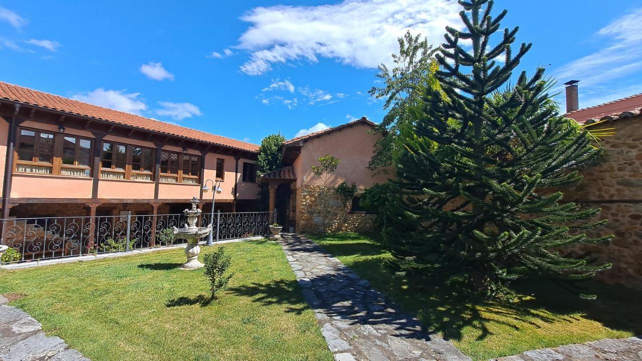 Palacio Del Conde De Rebolledo Villaviciosa de la Ribera Dış mekan fotoğraf