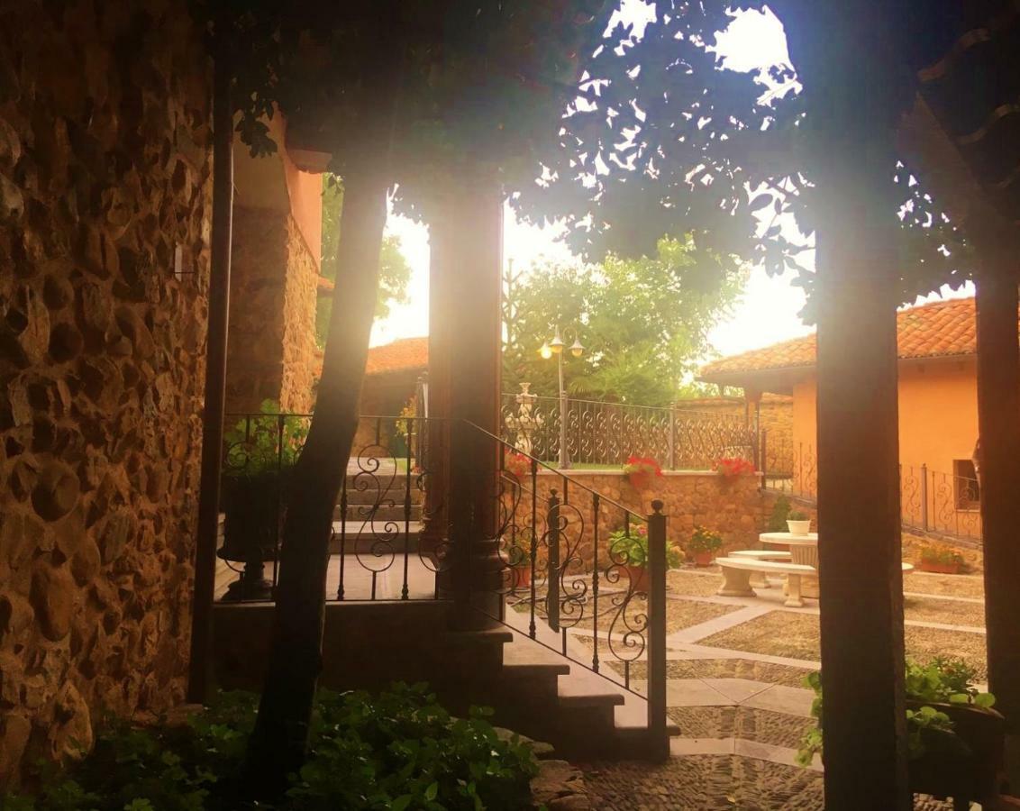 Palacio Del Conde De Rebolledo Villaviciosa de la Ribera Dış mekan fotoğraf
