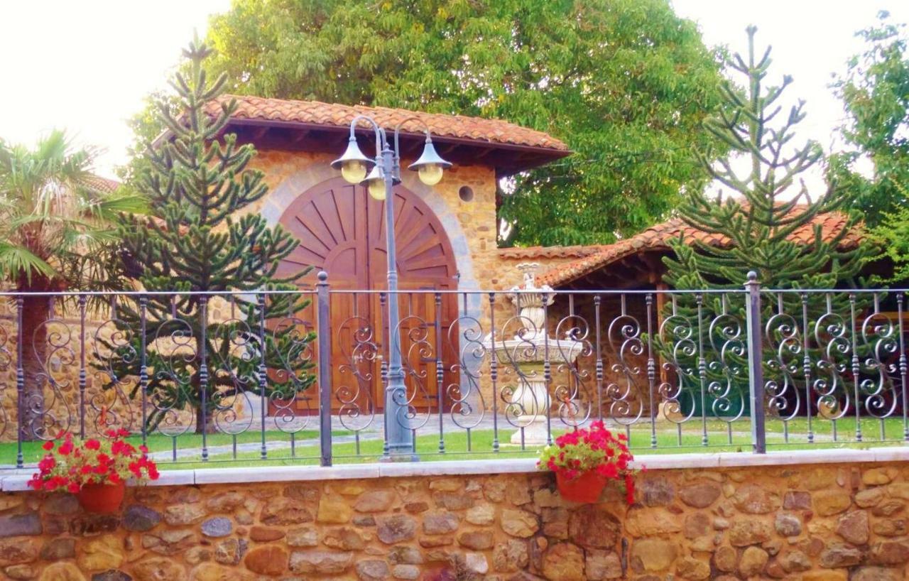 Palacio Del Conde De Rebolledo Villaviciosa de la Ribera Dış mekan fotoğraf